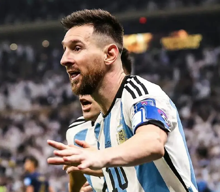 包含梅西与90激战巴塞罗那分钟，爆冷胜负难料！，Rookie焦点对战再创辉煌时刻的词条