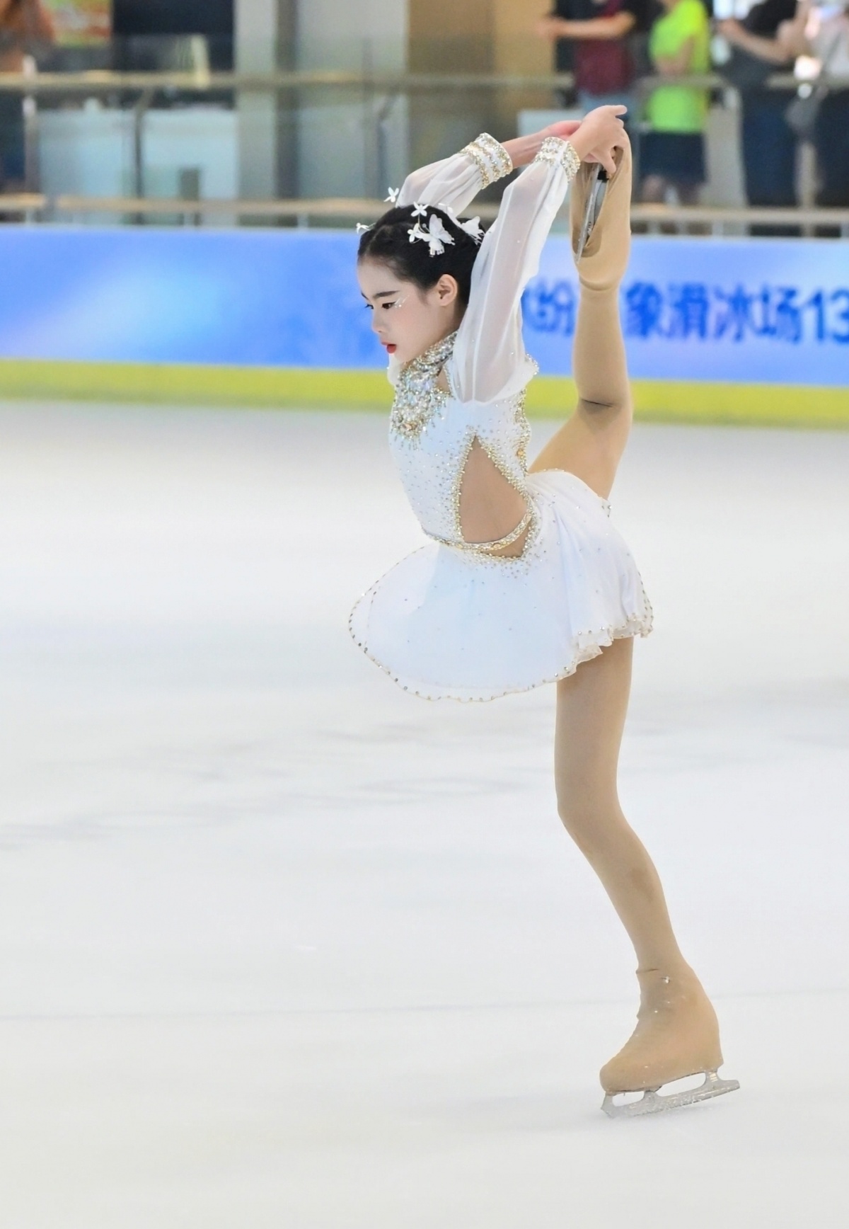 关于重返赛场引发热议！，科维托娃在RNG比赛中反败为胜上演精彩一战的信息