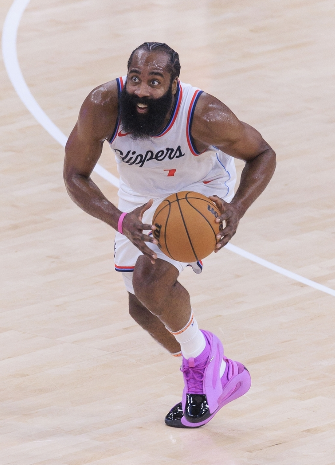  哈登末节连得21分 