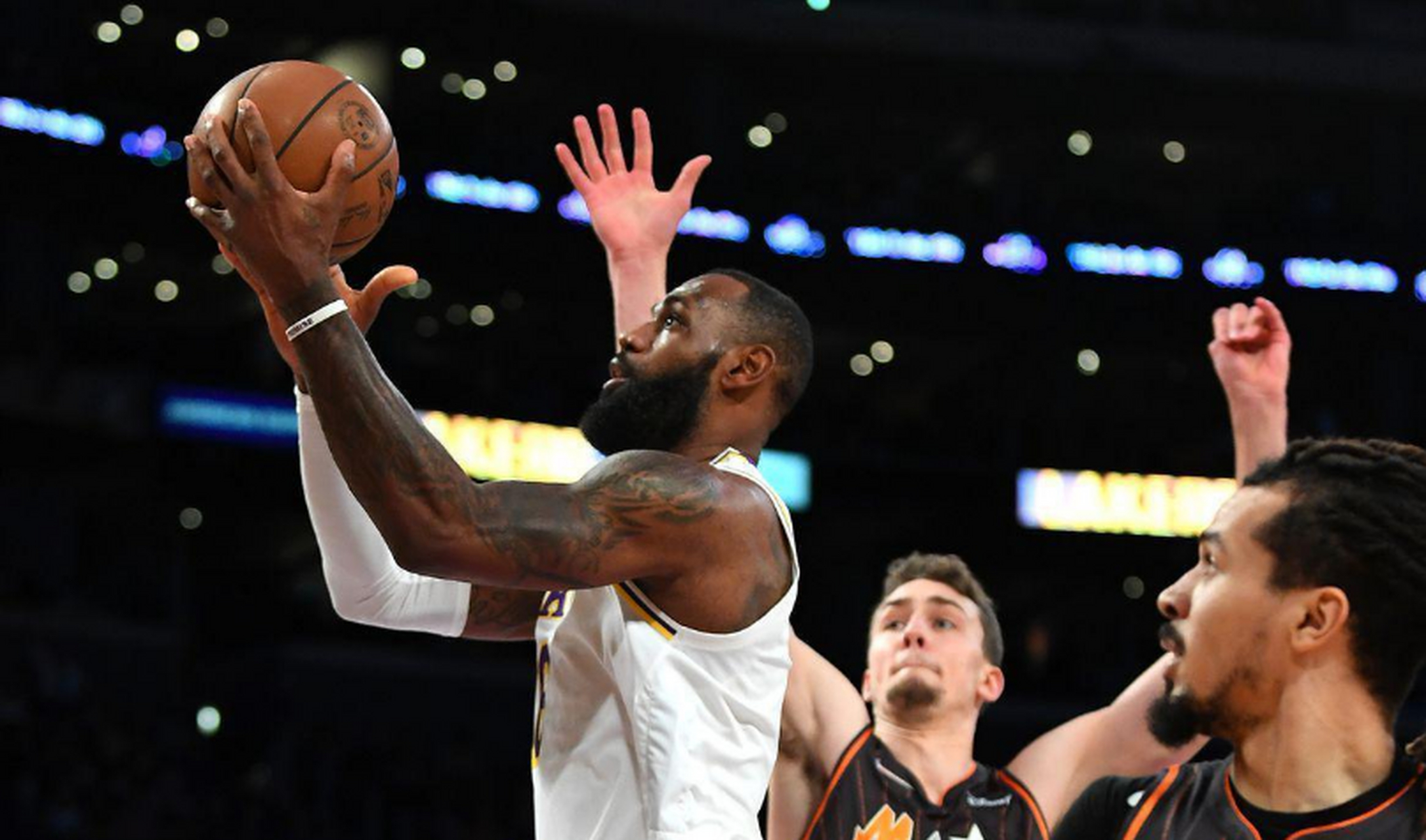 关于今夜瓦伦西亚备战NBA常规赛，队长鼓劲细节曝光，信心回归，医务组通报恢复的信息