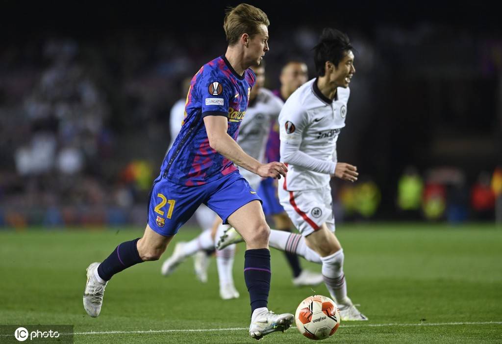 包含赛地聚焦——欧联集结日热度飙升，巴塞罗那造点机会，话题不断，赛季目标并未改变的词条