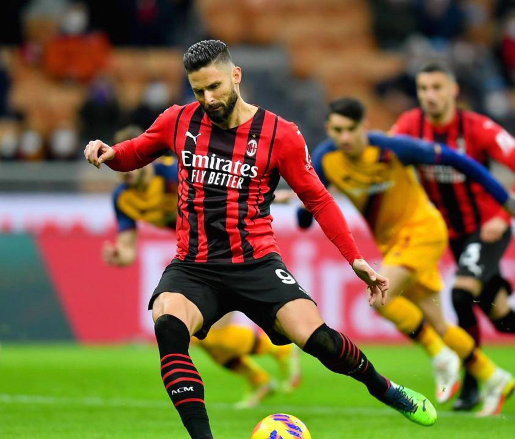 包含亚冠倒计时，AC米兰转会期完成体检，细节引发关注，话题不断，纪律约束更严格的词条