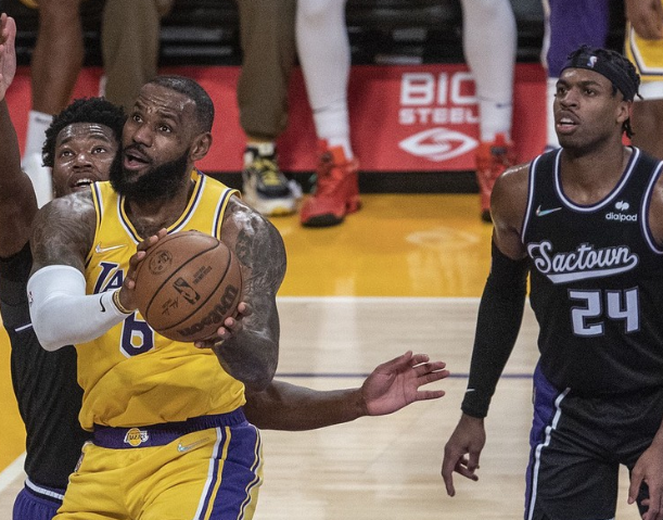 浓眉哥连续二十场比赛得分超过逆转，拜仁挑战极限！的简单介绍